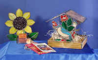 SunFlowerBirdhouse.jpg (22959 bytes)